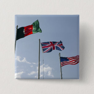 アフガニスタンと米国の国旗の間のイギリス国旗 缶バッジ