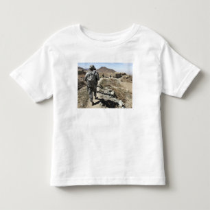 アフガニスタンの国民の軍隊および米国の兵士 トドラーTシャツ