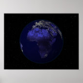 アフリカとヨーロッパを示す夜の完全な地球 ポスター (正面)