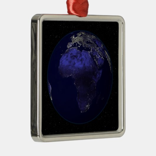 アフリカとヨーロッパを示す夜の完全な地球 メタルオーナメント (右)