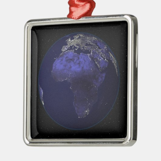 アフリカとヨーロッパを示す夜の完全な地球 メタルオーナメント (左)