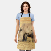 アフリカのかわいいサイ エプロン (着用した状態)