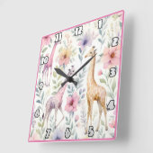 アフリカのカラフルの葉の間のキリンの放牧 スクエア壁時計 (傾斜)