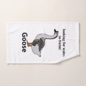 アフリカのガチョウを泳ぐために水を探しているガチョウ ハンドタオル (ハンドタオル)