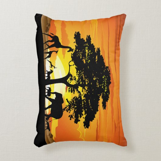 アフリカのサバンナに生息する野生動物の夕日 アクセントクッション (正面(垂直))