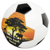 アフリカのサバンナに生息する野生動物の夕日 サッカーボール (3/4)