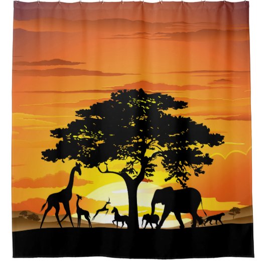 アフリカのサバンナに生息する野生動物の夕日 シャワーカーテン (正面)