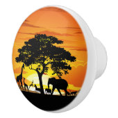 アフリカのサバンナに生息する野生動物の夕日 セラミックノブ (右)