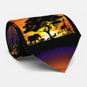 アフリカのサバンナに生息する野生動物の夕日 ネクタイ (ロール)