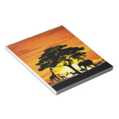 アフリカのサバンナに生息する野生動物の夕日 ノートパッド (アングル)