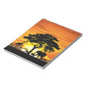 アフリカのサバンナに生息する野生動物の夕日 ノートパッド (回転)