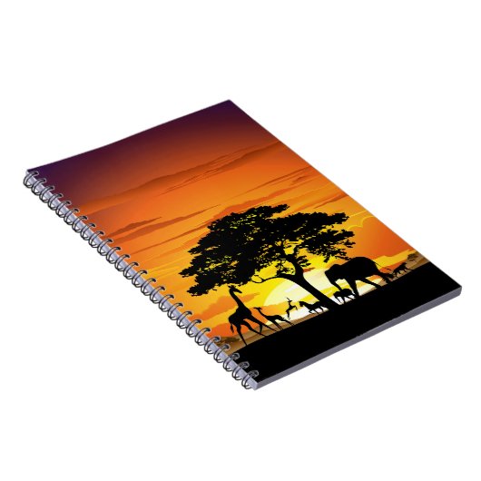 アフリカのサバンナに生息する野生動物の夕日 ノートブック (右側)