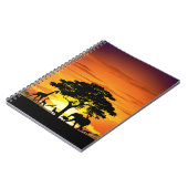 アフリカのサバンナに生息する野生動物の夕日 ノートブック (左側)