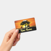 アフリカのサバンナに生息する野生動物の夕日 バッジ (Handheld)