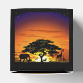 アフリカのサバンナに生息する野生動物の夕日 フェイバーボックス (上部)