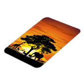 アフリカのサバンナに生息する野生動物の夕日 マグネット (左側)