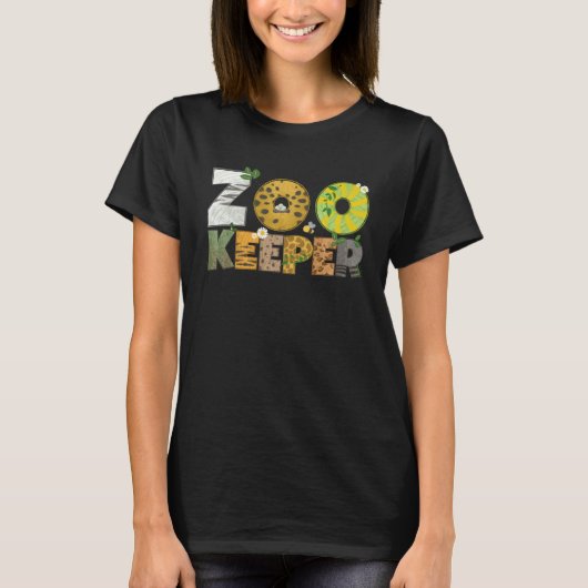 アフリカのサバンナの野生動物のプリントの動物園飼育員 Tシャツ (正面)