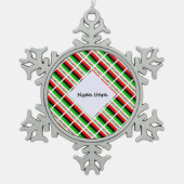 アフリカのディアスポラまたはアメリカ国旗のタイル個人用 スノーフレークピューターオーナメント (正面)