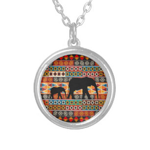 アフリカのモチーフカラフルなパターンお母さん及びベビー象 シルバープレートネックレス