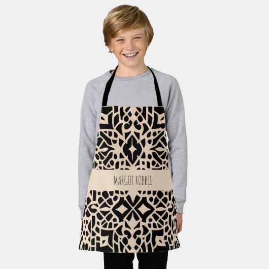 アフリカのモロッコのベージュ幾何学模様 エプロン (着用した状態)