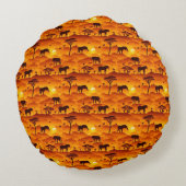 アフリカの動物のシルエットパターンサンセットの風景 ラウンドクッション (裏面)