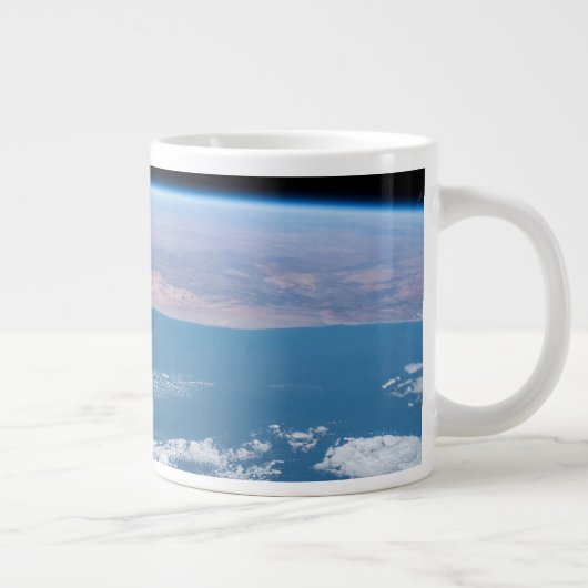 アフリカの南西部の海岸を見渡す。 ジャンボコーヒーマグカップ (右)