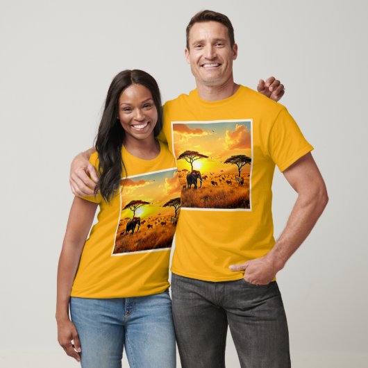 アフリカの夕焼けサファリの壮大なデザイン Tシャツ (ユニセックス)
