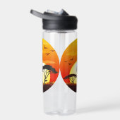 アフリカの太陽に輝くアフリカの美しい女性のシルエット ウォーターボトル (右面)