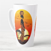 アフリカの太陽に輝くアフリカの美しい女性のシルエット カフェラテマグ (左アングル)