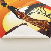 アフリカの太陽に輝くアフリカの美しい女性のシルエット シェルパブランケット (3/4)