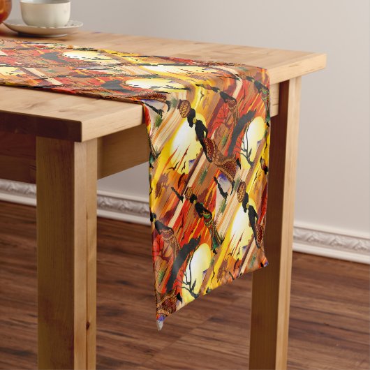 アフリカの太陽に輝くアフリカの美しい女性のシルエット ショートテーブルランナー (インサイチュ)