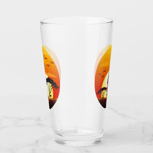 アフリカの太陽に輝くアフリカの美しい女性のシルエット タンブラーグラス (右)