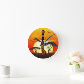 アフリカの太陽に輝くアフリカの美しい女性のシルエット ラウンド壁時計 (ホーム)