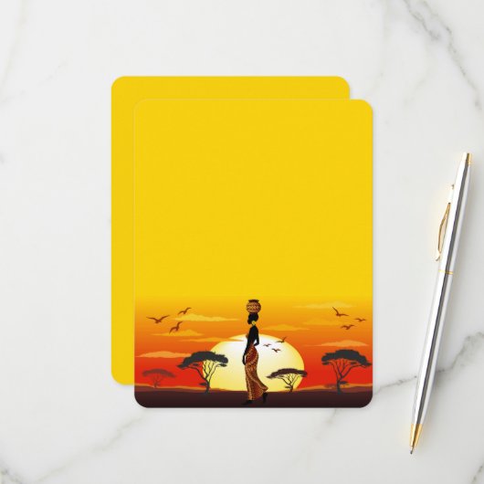 アフリカの太陽に輝くアフリカの美しい女性のシルエット 出欠カード (正面/裏面インサイチュ)