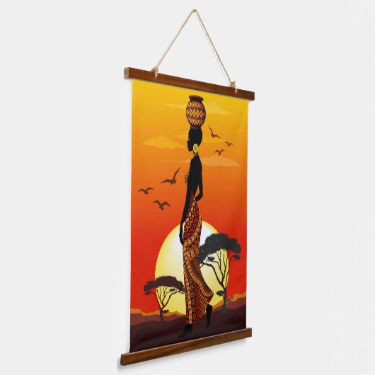 アフリカの太陽に輝くアフリカの美しい女性のシルエット 吊り下げ型タペストリー (傾斜あり)