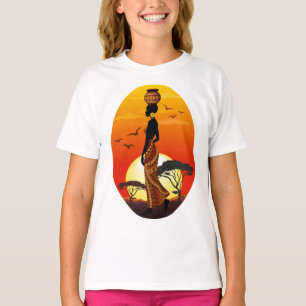 アフリカの太陽に輝くアフリカの美しい女性のシルエット Tシャツ