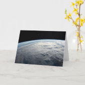 アフリカの海岸上空の熱帯低気圧台。 カード (黄色い花)