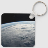 アフリカの海岸上空の熱帯低気圧台。 キーホルダー (裏面)