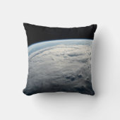 アフリカの海岸上空の熱帯低気圧台。 クッション (正面)