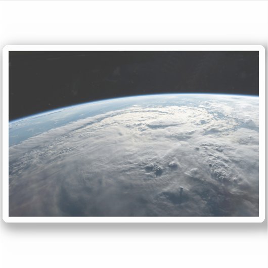 アフリカの海岸上空の熱帯低気圧台。 シール (正面)