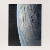 アフリカの海岸上空の熱帯低気圧台。 ジグソーパズル (縦)