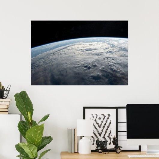 アフリカの海岸上空の熱帯低気圧台。 ポスター (ホームオフィス)