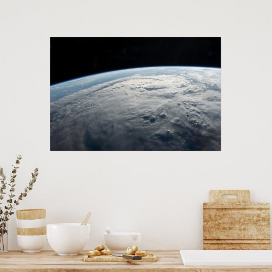 アフリカの海岸上空の熱帯低気圧台。 ポスター (キッチン)