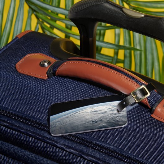 アフリカの海岸上空の熱帯低気圧台。 ラゲッジタグ (正面インサイチュ3)