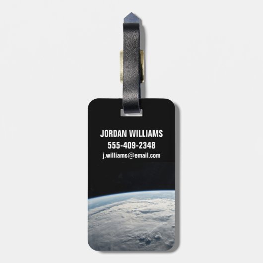 アフリカの海岸上空の熱帯低気圧台。 ラゲッジタグ (裏面縦)