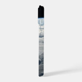 アフリカの海岸上空の熱帯低気圧台。 iPhone 15ケース (左側面)