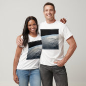 アフリカの海岸上空の熱帯低気圧台。 Tシャツ (ユニセックス)