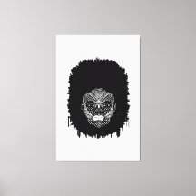 アフリカの部族の顔標識を持つ黒人女性