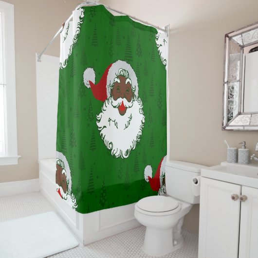 アフリカの黒いサンタクロースのクリスマスツリー緑 シャワーカーテン (インサイチュ)