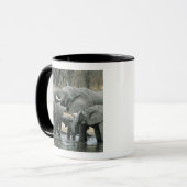 アフリカゾウ（Loxodonta africana）、飲水 マグカップ (正面左)